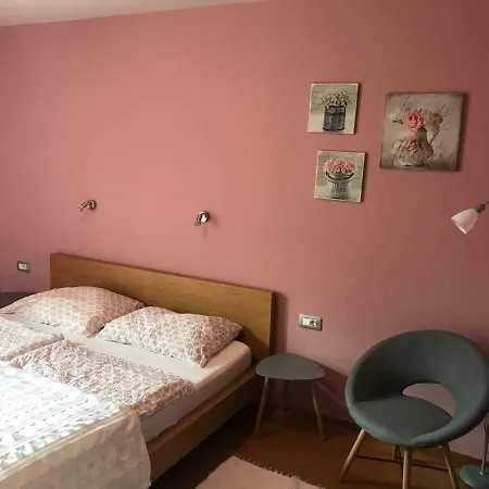Homestay Apartma Rosa